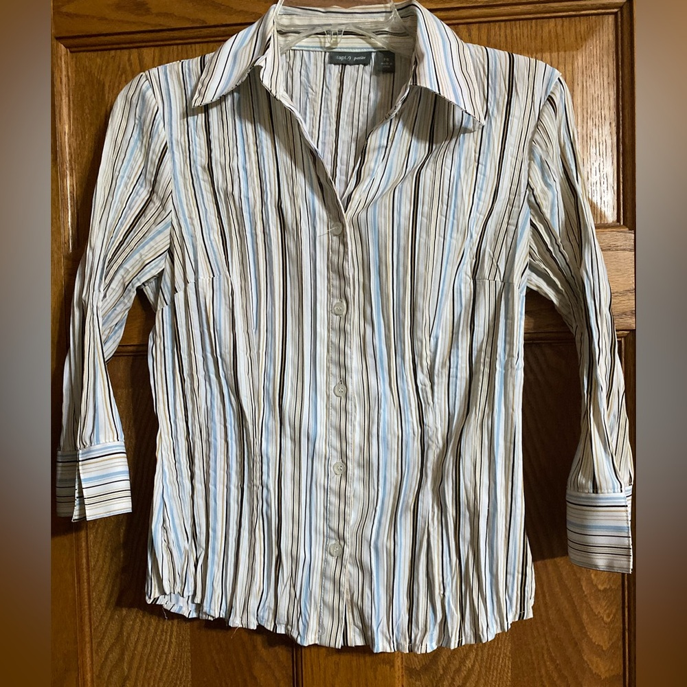 Apt 9 women’s button down shirt